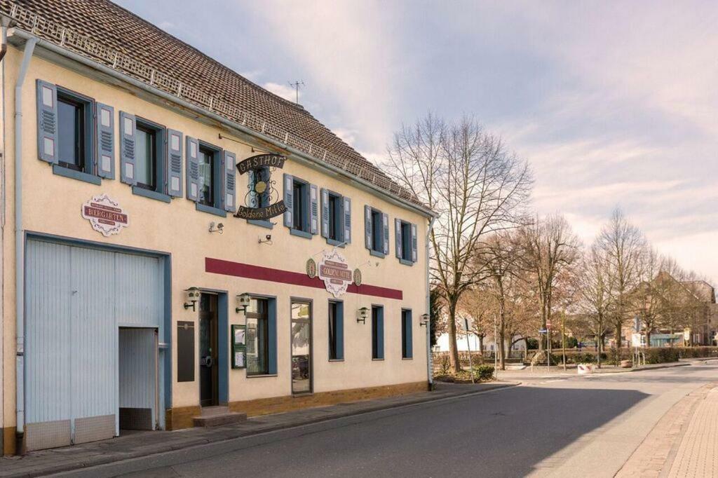 Pension Goldene Mitte Gross-Zimmern Exterior photo